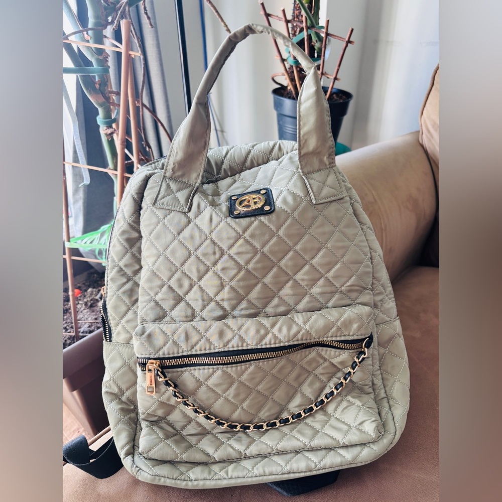 Medium Size Backpack (Alexis Bendel)